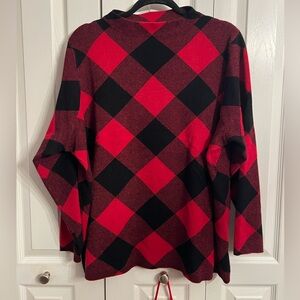 89th & Madison Red and Black Plaid Women’s sweater